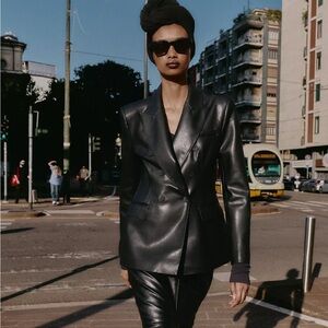 Zara Women's Double-Breasted Black Fitted Blazer